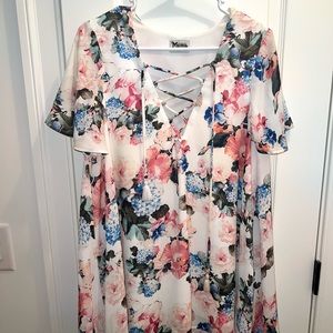 Show Me Your MuMu- size small floral lace up dress